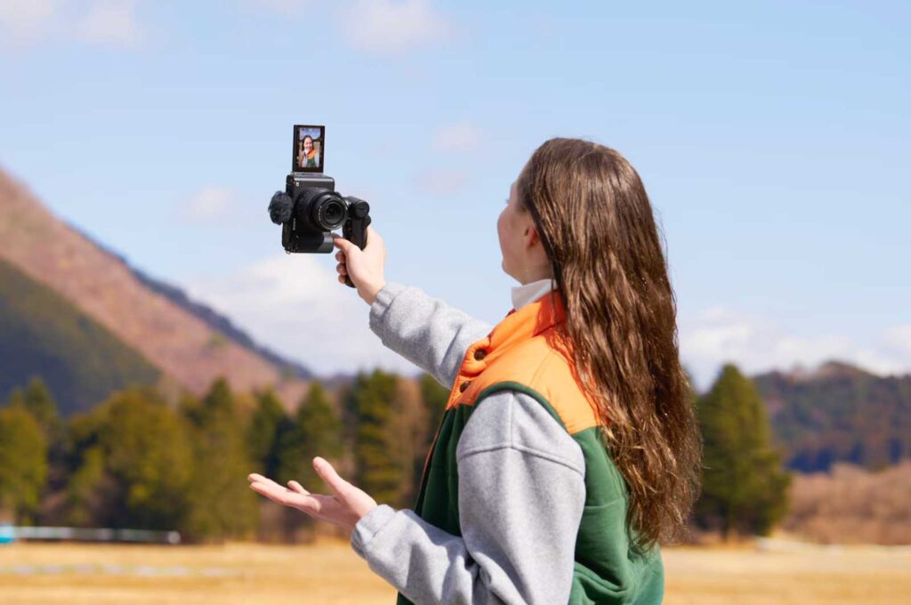 Product image of the Sony ZV-E10 hero image